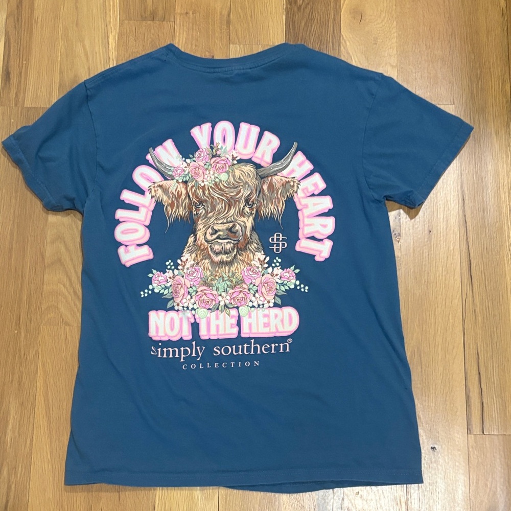 Simply Southern Blue Tee with Floral Highland Cow Back Graphic